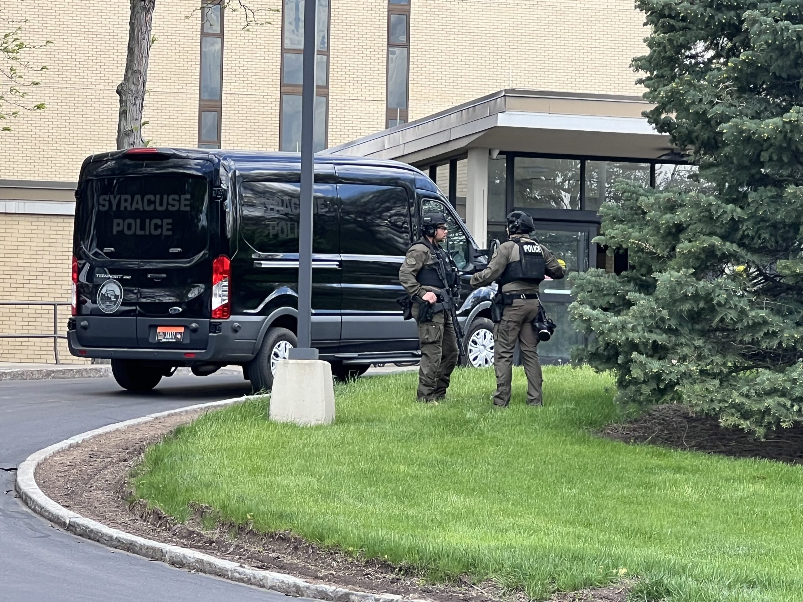 Syracuse Utah Shooting Today-Heavy police presence reported after shooting in Syracuse Utah